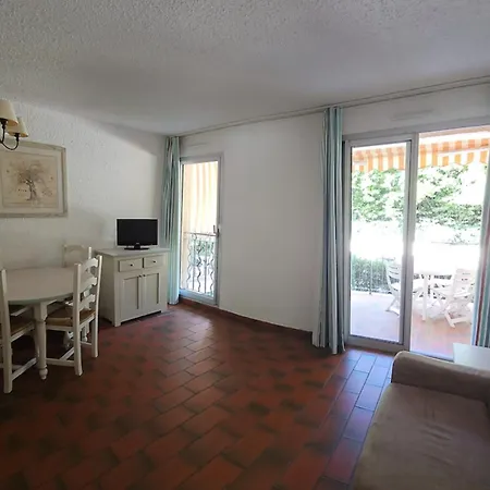 Cozy With Balcony And Communal Pool Appartement Saint-Tropez