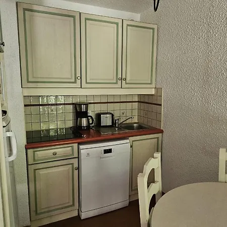 Cozy With Balcony And Communal Pool Appartement *