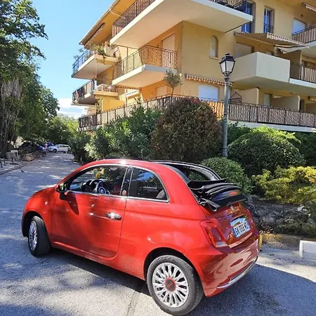 Daire Cozy With Balcony And Communal Pool
