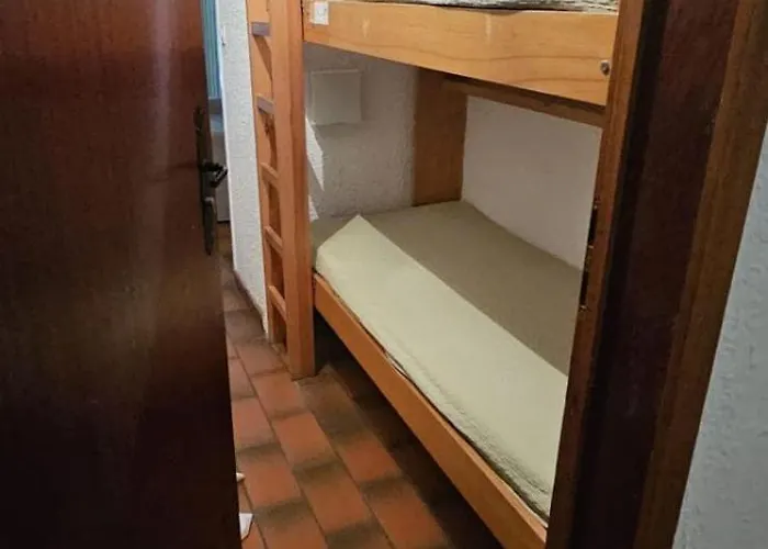 Cozy With Balcony And Communal Pool *